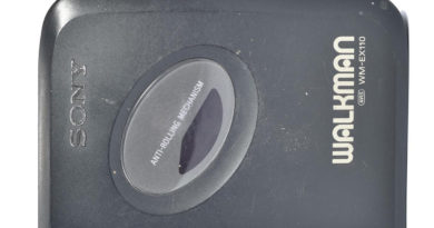 Плеер аудиокассет Sony Walkman WM-EX110
