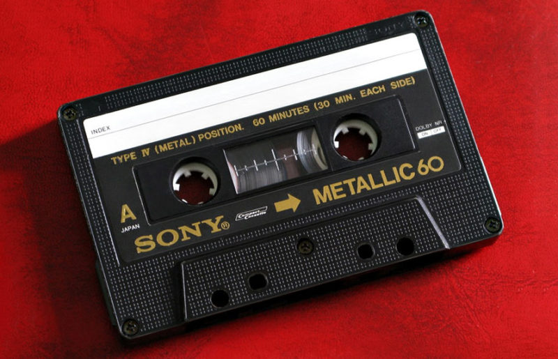 Sony Metallic 60 1983 года: блеск золота кассет